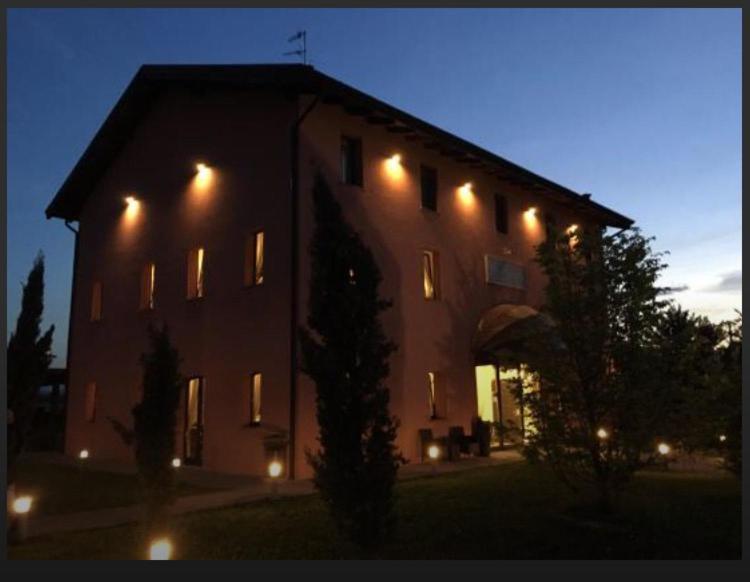 Hotel La Vecchia Reggio Reggio Emilia Exterior foto