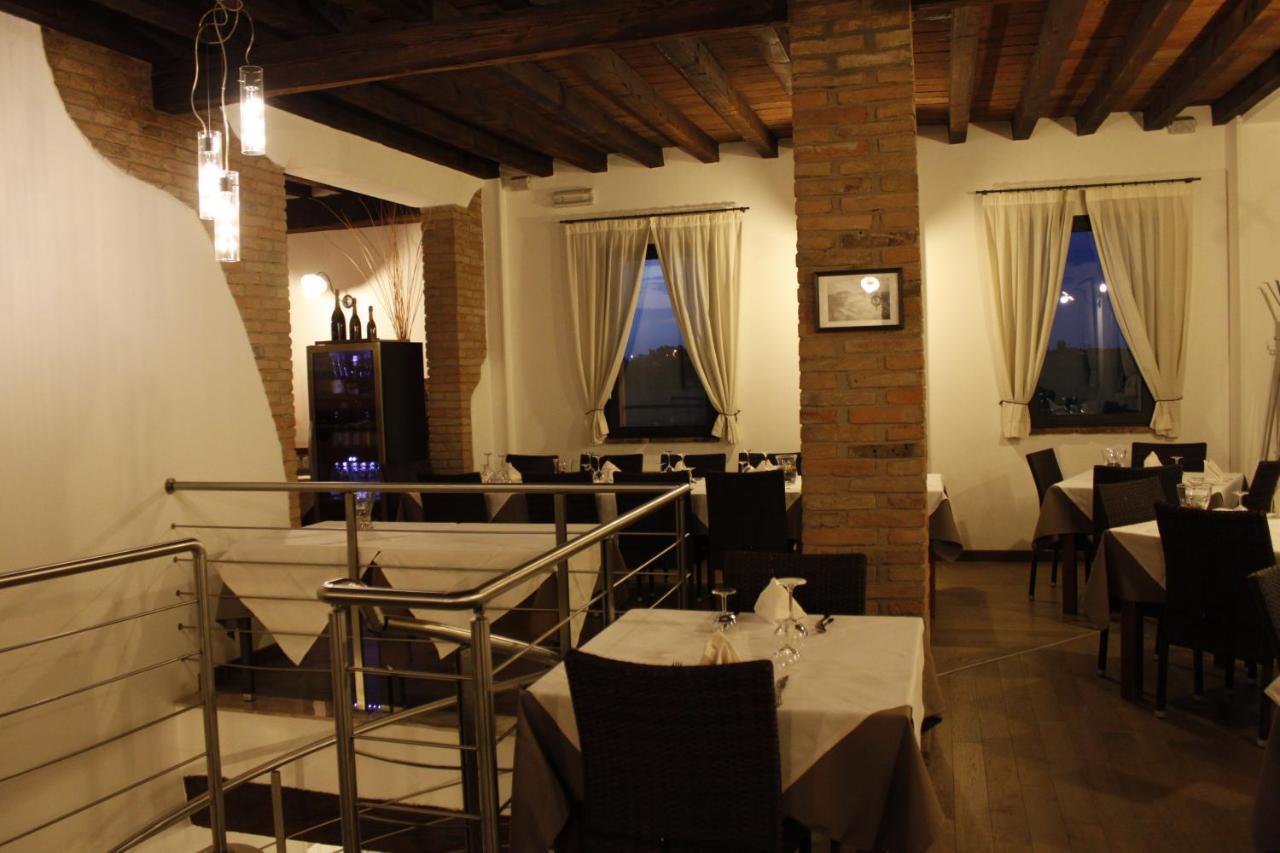 Hotel La Vecchia Reggio Reggio Emilia Exterior foto